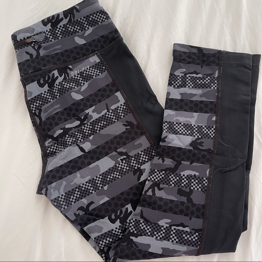 Nike Camo Dri-Fit 7/8 Leggings